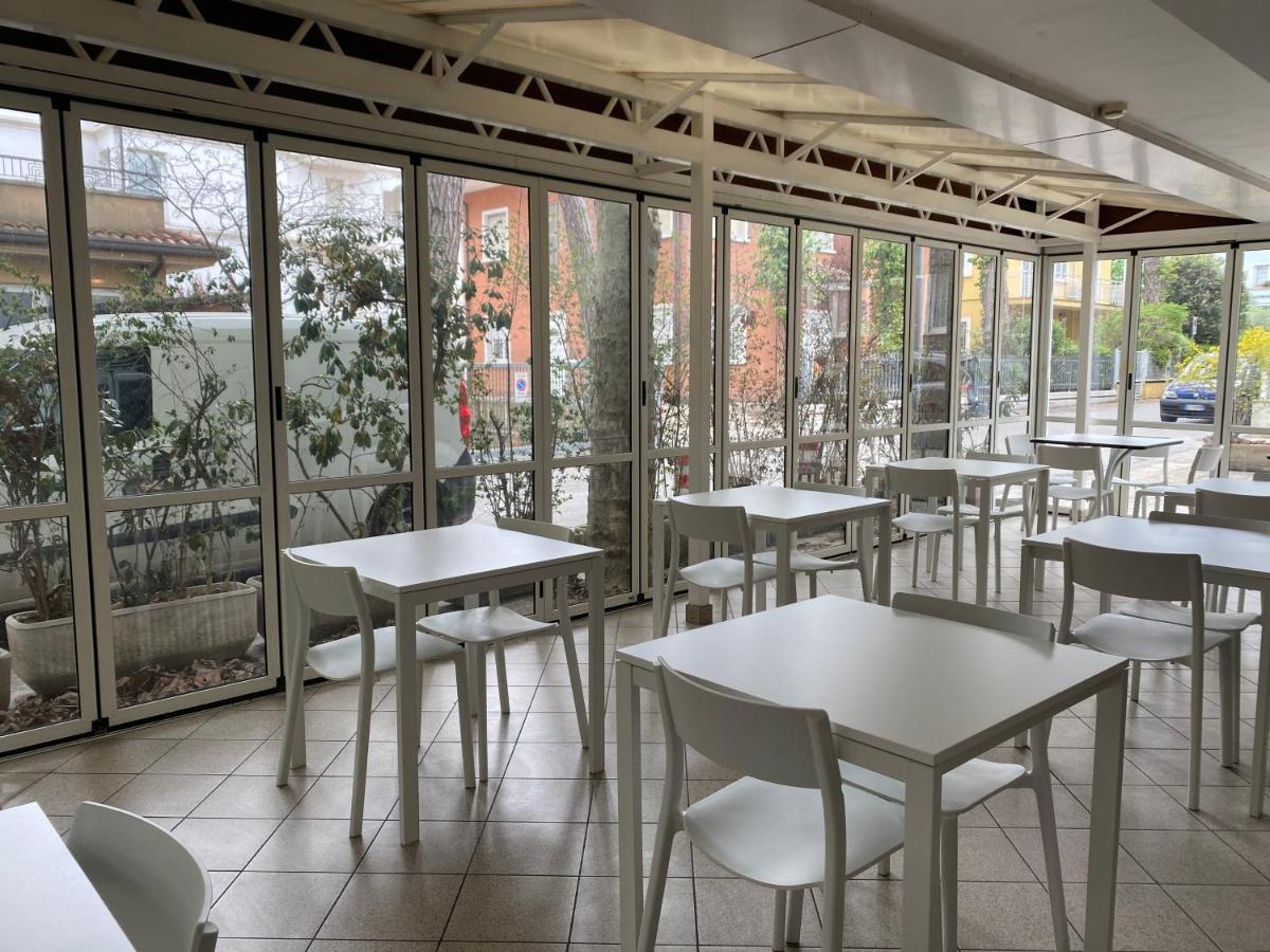 Hotel Modenese Riccione Zewnętrze zdjęcie