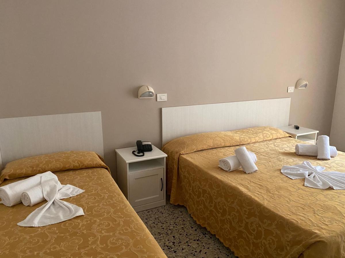 Hotel Modenese Riccione Zewnętrze zdjęcie
