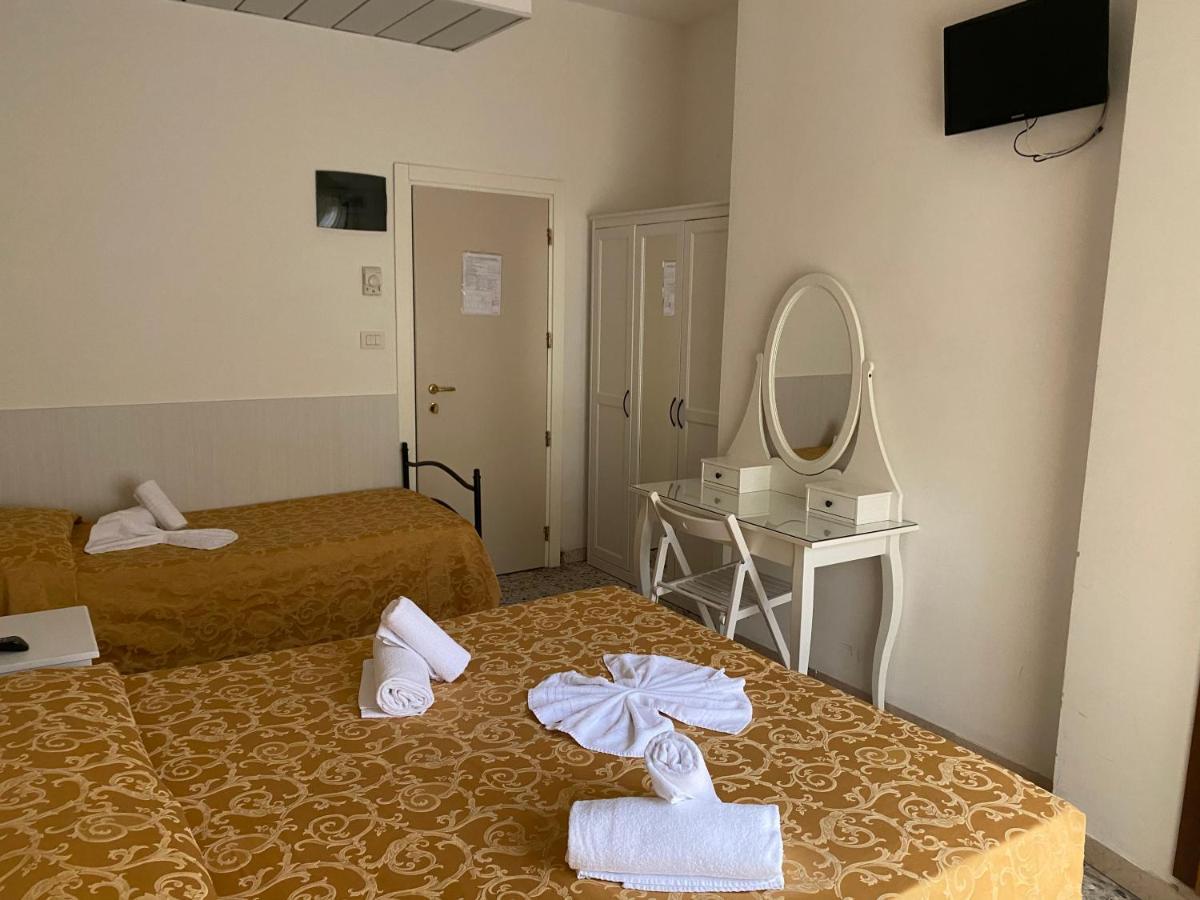 Hotel Modenese Riccione Zewnętrze zdjęcie