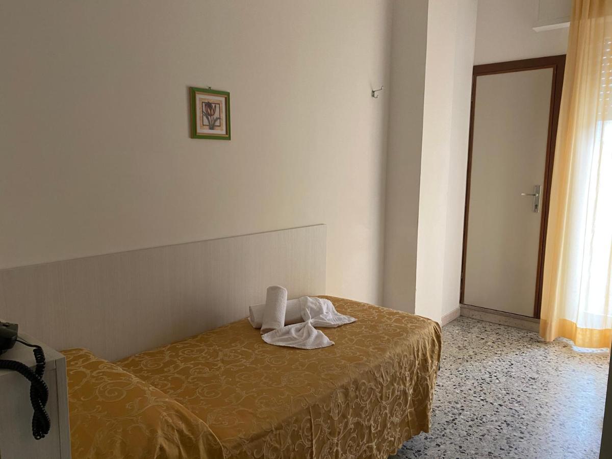 Hotel Modenese Riccione Zewnętrze zdjęcie