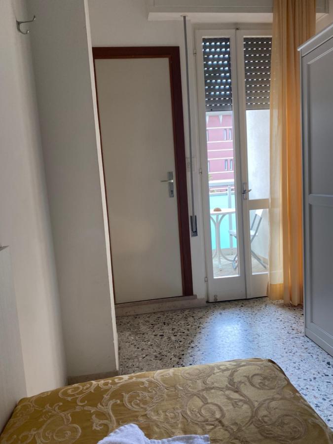 Hotel Modenese Riccione Zewnętrze zdjęcie